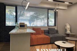Modern&Bright&Spacious Elevator 2Bdrs 1Bath Apt+Jing'an Temple+Large Cloakroom+Rare Building