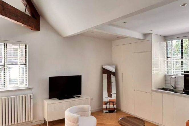 High ceiling 1Br/1Lr/1Bt apt nr South shanxi rd,M1/10/12