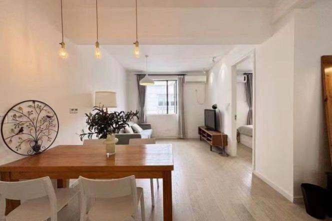 Beautiful 1BR APT Floor heating Fuxing Rd 7.9k