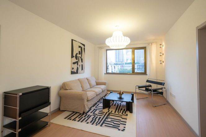 Modern Jianguo Rd 2BR with Big Balcony/Floorheating/Oven 17.5K 