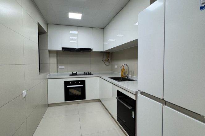 Good view 3Br | 0 distance Changshou rd L7/13 | Heating + Scenic windows