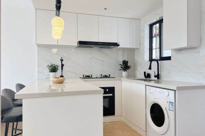 Modern 1br Nr caoyang road M3/4/11/14