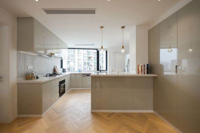 Jing'an Taikoo Hui | Spacious 4BR 2BA 175sqm, Bright & Modern