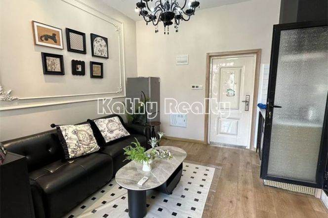 Historic 1BR APT Fuxing Rd nr Changshu Rd 7.3k