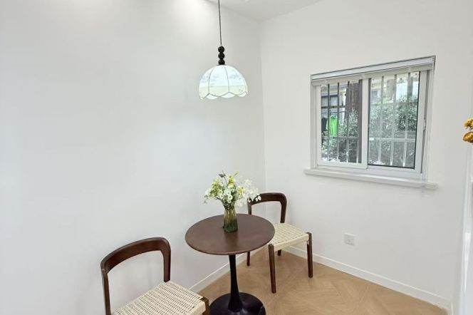 Nice&bright 1br/1lr @west yan’an rd sta 5.3k