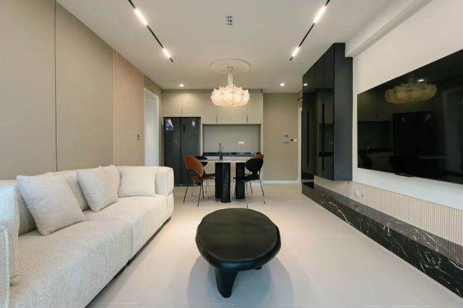 Well Renovated 2BR 2BA High-Floor w/Heating nr Line 6, Lujiazui