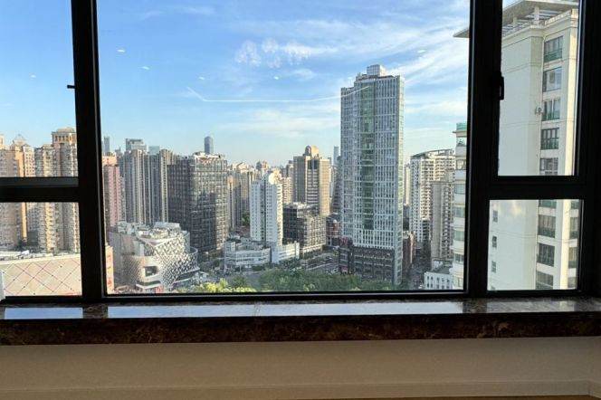 Good view 3Br | 0 distance Changshou rd L7/13 | Heating + Scenic windows