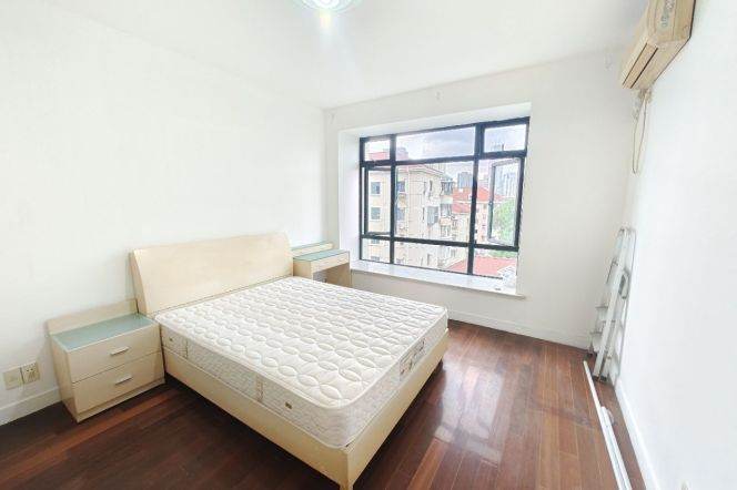 Spacious 2Brs/2Lrs/1Bt apt nr Zhongshan park,M2/3/4/15