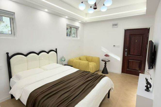 Nice&bright 1br/1lr @west yan’an rd sta 5.3k