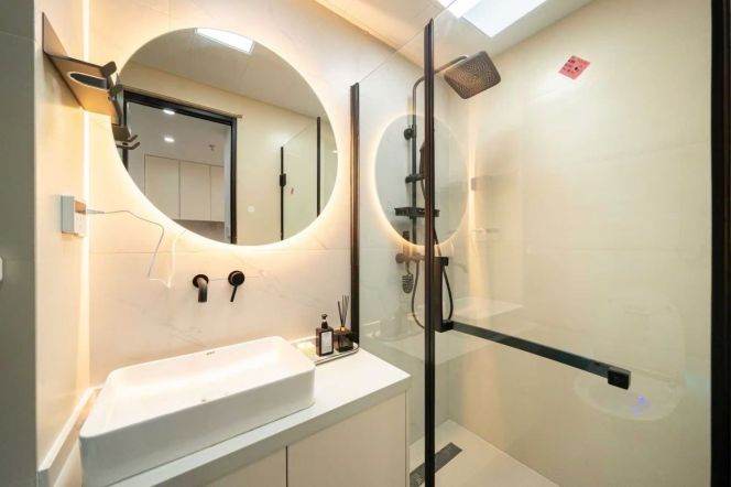Bright elevator 1br Nr west nanjing road M2/12/13