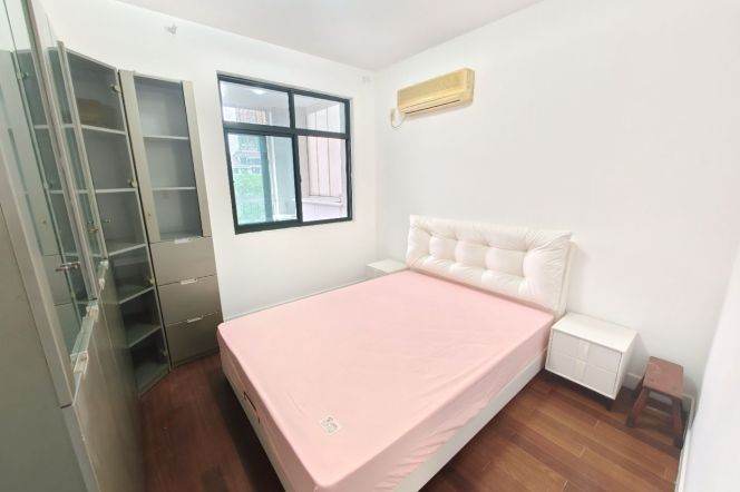 Spacious 2Brs/2Lrs/1Bt apt nr Zhongshan park,M2/3/4/15