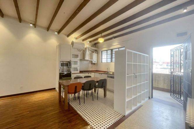 Character/Spacious Huaihai Rd Historical Apt 2BR with Wallheating 16.2K