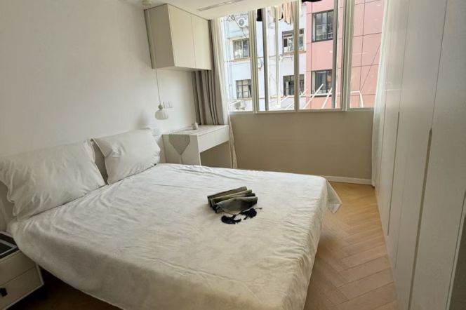 Nice&bright 1br/2lr @jiangsu rd sta 6.8k