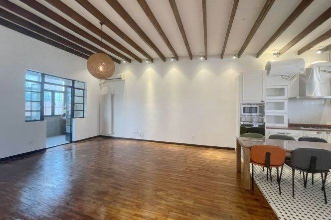 Character/Spacious Huaihai Rd Historical Apt 2BR with Wallheating 16.2K