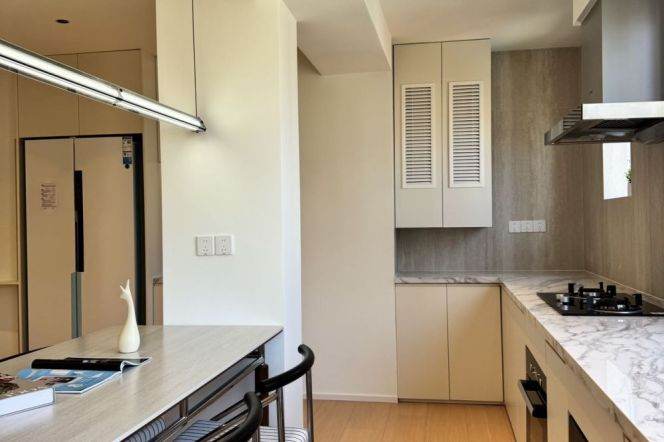 Spacious 2+1BR 150Sqm + Heating | Elevator building |0Step Changping rd L7 