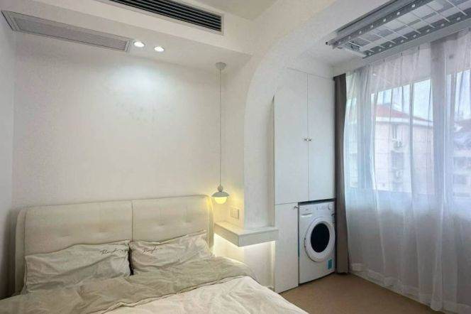 Brand new/cozy 1br 1lr/bright room/NR Jing'an temple,Jiangsu rd@L11/2