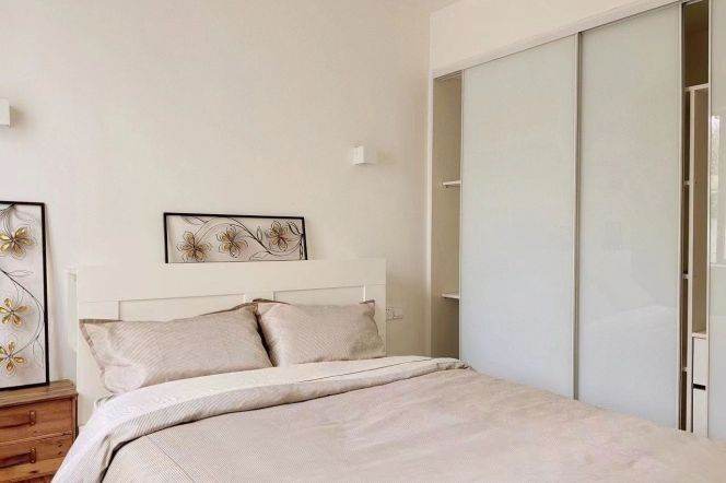 Beautiful 1BR APT Floor heating Fuxing Rd 7.9k