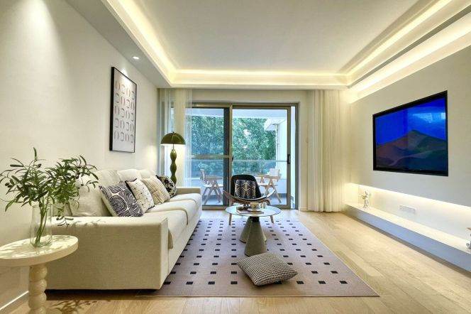 3BR 2BTH w/ Balcony nr ChangPing Road M7