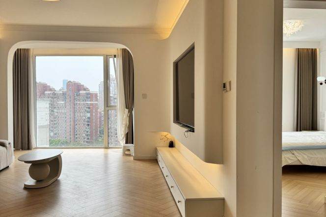 Simple & Beautiful 2Br + Scenic windows | Zhongshan Park & Changfeng Park Mt