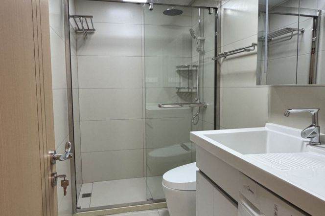 Good view 3Br | 0 distance Changshou rd L7/13 | Heating + Scenic windows