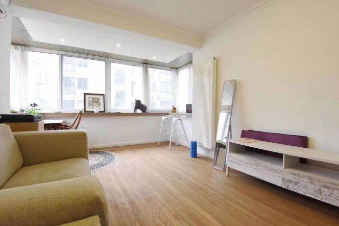 Classic 2br Apt with nice view