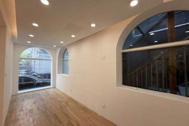 Xujiahui Commercial Area, Shanghai Exhibition / Showroom Space for Lease | 300 sqm