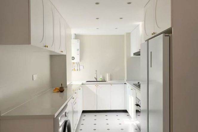 modern 2 bedrooms floor heating nice view in Zhong shan park line ,2,3,4 Su zhou river 18K 