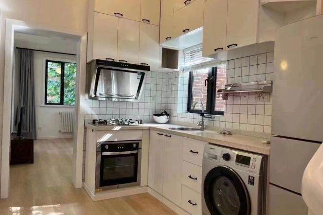 Beautiful high ceiling 2BR APT Roof Terrace 16.5k