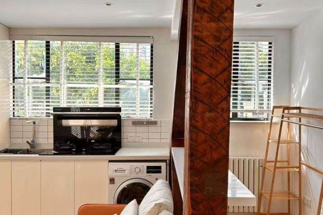 High ceiling 1Br/1Lr/1Bt apt nr South shanxi rd,M1/10/12