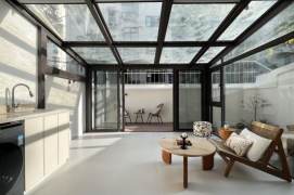 Charming 2-Bed with Sunroom & Private Patio – Prime Fuxing Road M