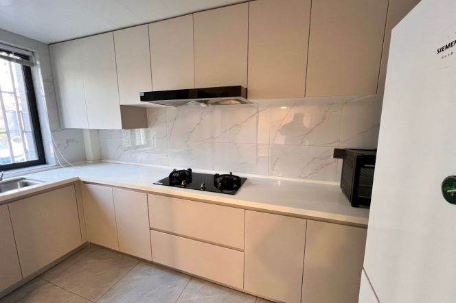 Simple tasty 2br apt close to Korean Town,Line 9