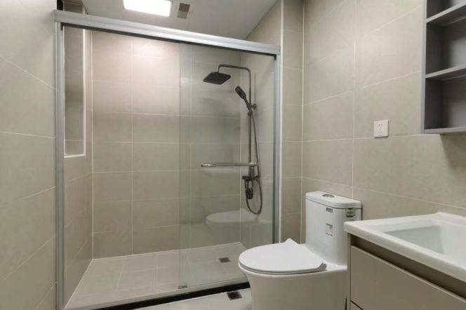 Well Renovated 2BR 2BA High-Floor w/Heating nr Line 6, Lujiazui