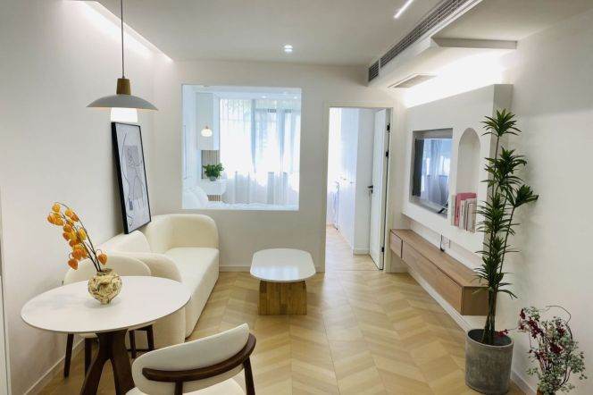 Changping rd Cozy 1br  / Oven+floor heating  /  Spacious / Bright /Stairs