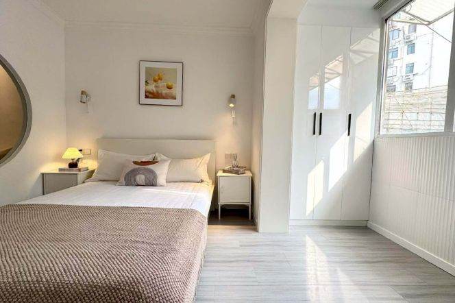 Quality comfortable 1BR 1 LR near Jing’an temple 