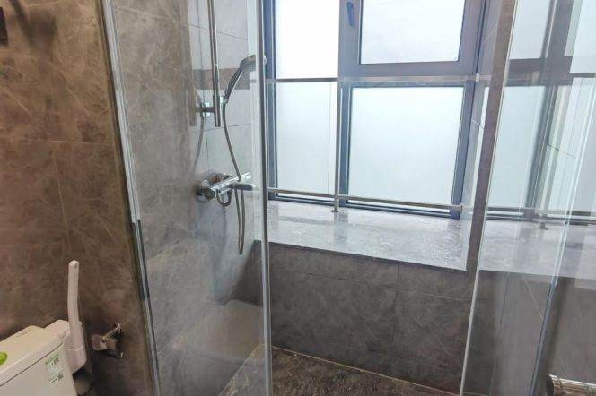 Modern compound bright 3 br with 3 sides Windows +floor heating next Wellington shanghai