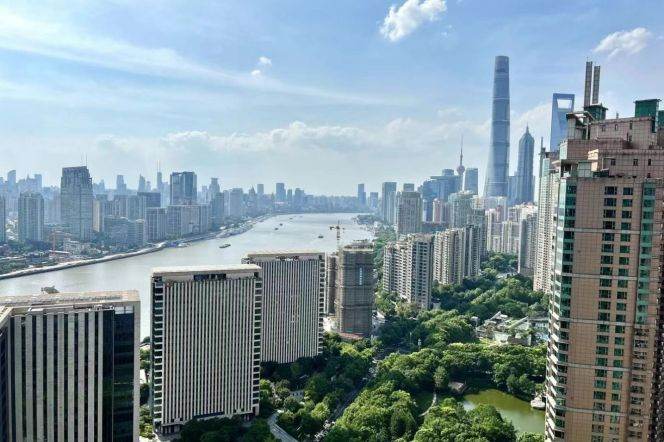 Luxury High-Rise Riverfront Residence at Pudong lujiazui 