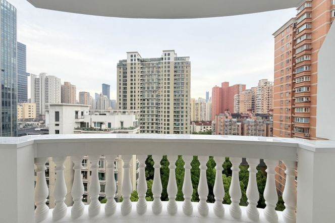 2 Brs, 2 Baths,Balcony, Floor heating, Dish washer, Brand-new Dec, 120 sqm @ Changping metro L7