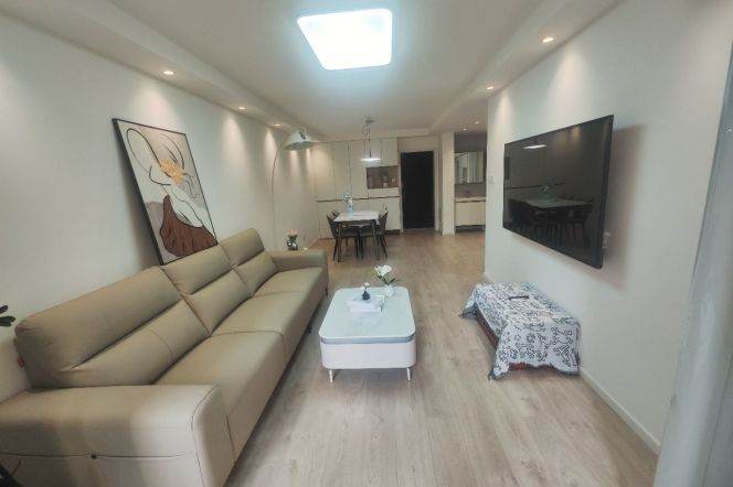 Renovated 1br apt @Xujiahui CBD Line 1/9/11