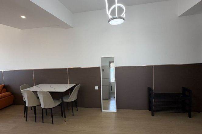 Spacious & high- rise 2BR near Zhenping rd station 