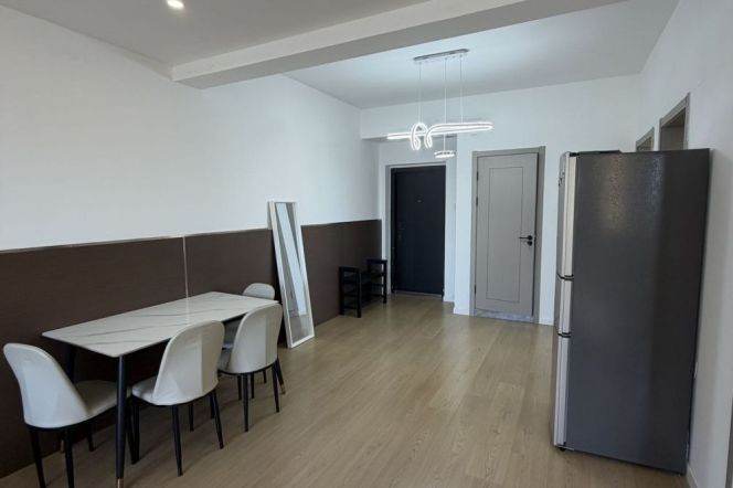 Spacious & high- rise 2BR near Zhenping rd station 