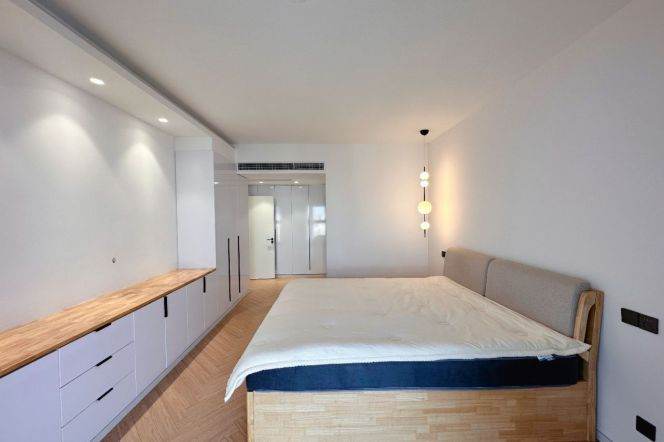 modern 2brs floor heating wooden floor beside huang pu river ,near Lujiazui IFC 
