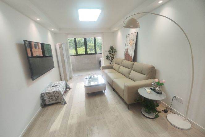 Renovated 1br apt @Xujiahui CBD Line 1/9/11