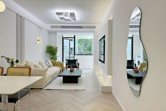 1 br near L3/L4/L10 hongqiao rd station+terrace