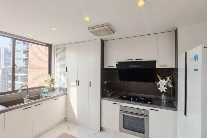 modern 3brs balcony wall heating modern furniture beside Huang pu river only 22K