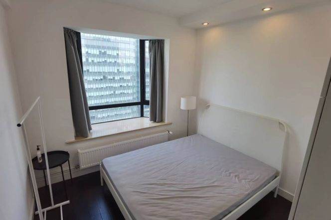 Oriental Paris — High-Floor 3BR with Wall Heating — 25,000 RMB