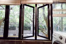 Yongjia Lu Cosy Duplex w. balcony 