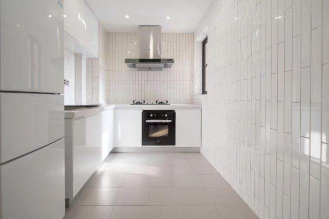 modern big 2brs wall heating modern furniture balcony near west nan jing road line 2,12,13 