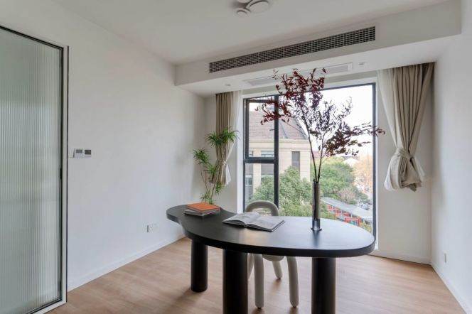 Bright 3-Bedroom Apartment river view  Huangpu District