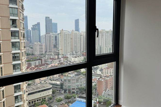 Amazing 2br-2bathr duplex apt | Big wondows | Balcony | West Nanjing rd metro 11.9K