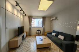 Excellent 3Bdrs & 2Bts Apt+Wall Heating+Oven@Zhongshan Park